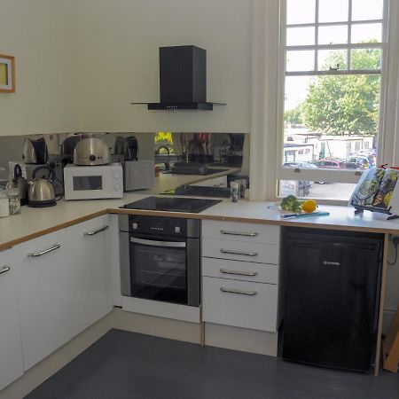 Saffrons Apartment Eastbourne Ngoại thất bức ảnh